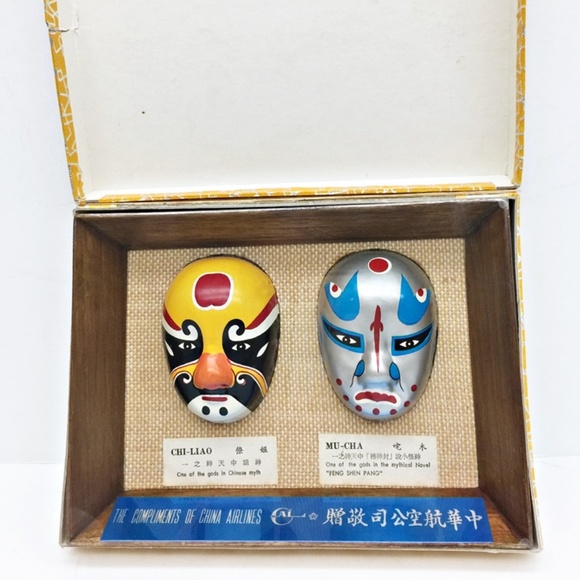 2 Mask Set Showing Facial Make-up in Chinese Opera - Picture 1 of 8